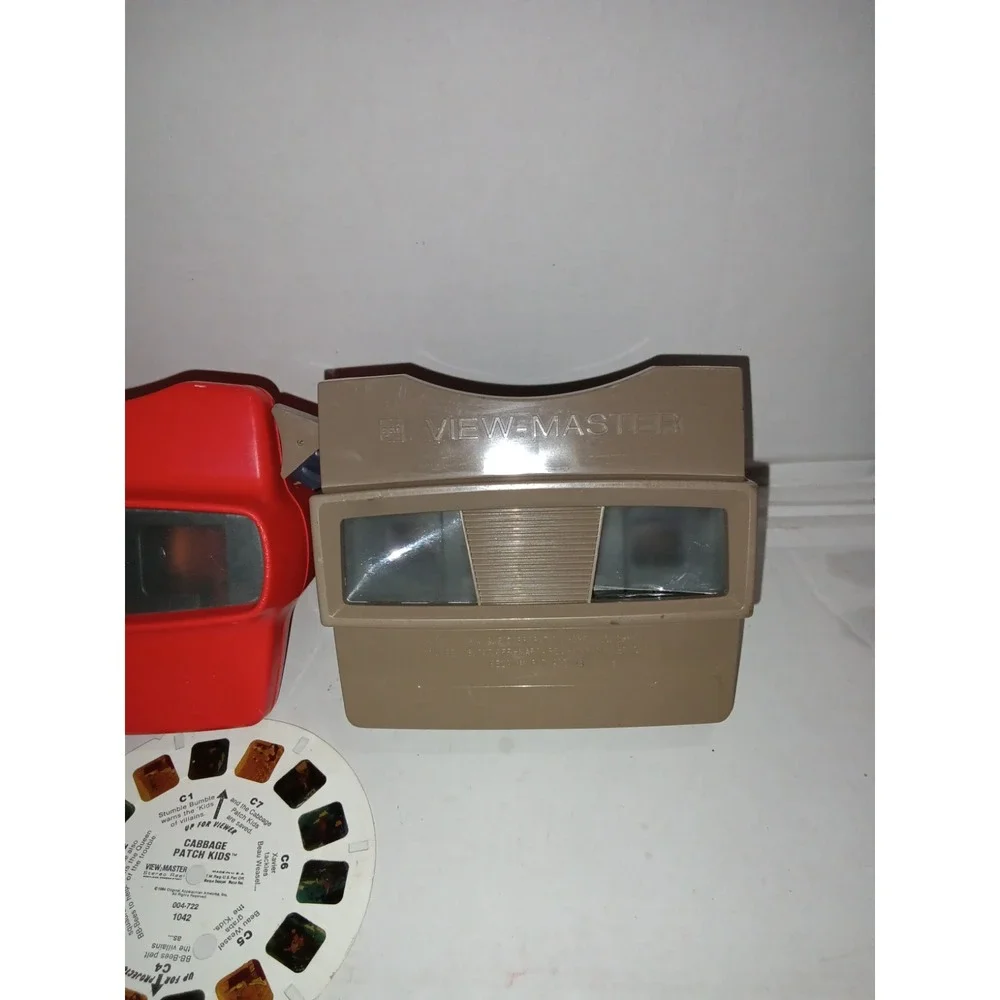 Viewmaster Lot Of View Master Reels with 2 view-Masters 1 GAF and 1 3D model